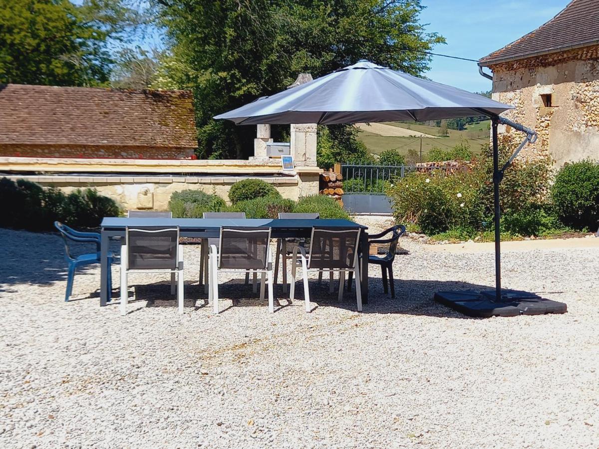 Au Pays De Jacquou : Chambre D'Hotes Et Table D'Hotes Fossemagne Екстериор снимка