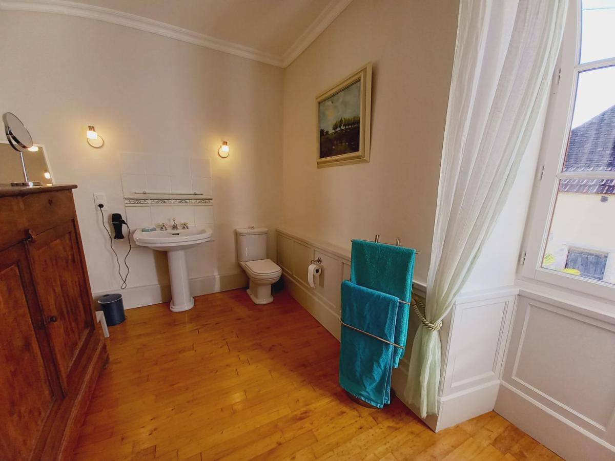 Au Pays De Jacquou : Chambre D'Hotes Et Table D'Hotes Fossemagne Екстериор снимка
