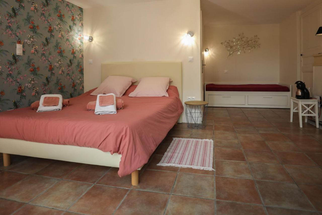 Au Pays De Jacquou : Chambre D'Hotes Et Table D'Hotes Fossemagne Екстериор снимка