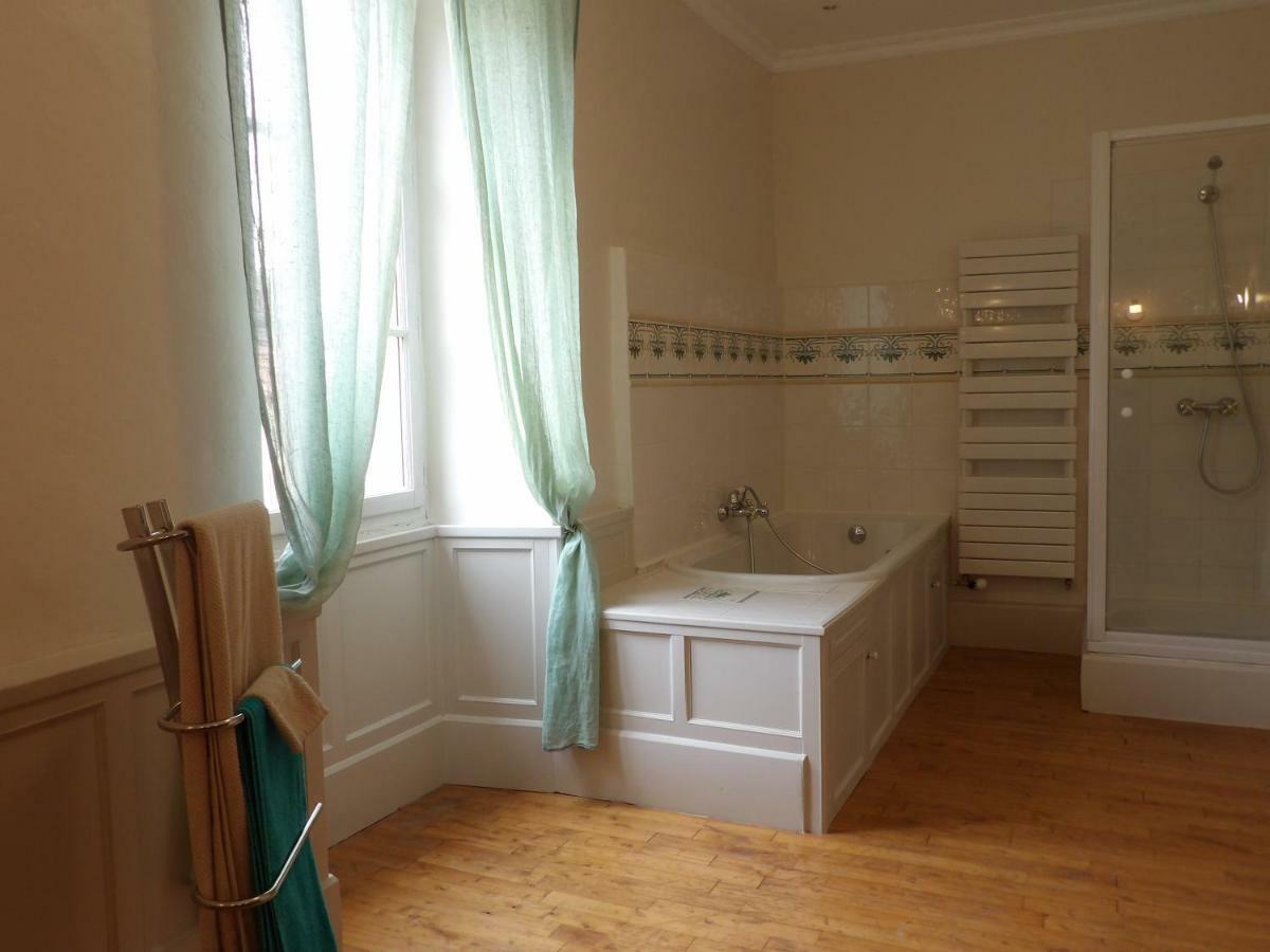 Au Pays De Jacquou : Chambre D'Hotes Et Table D'Hotes Fossemagne Екстериор снимка